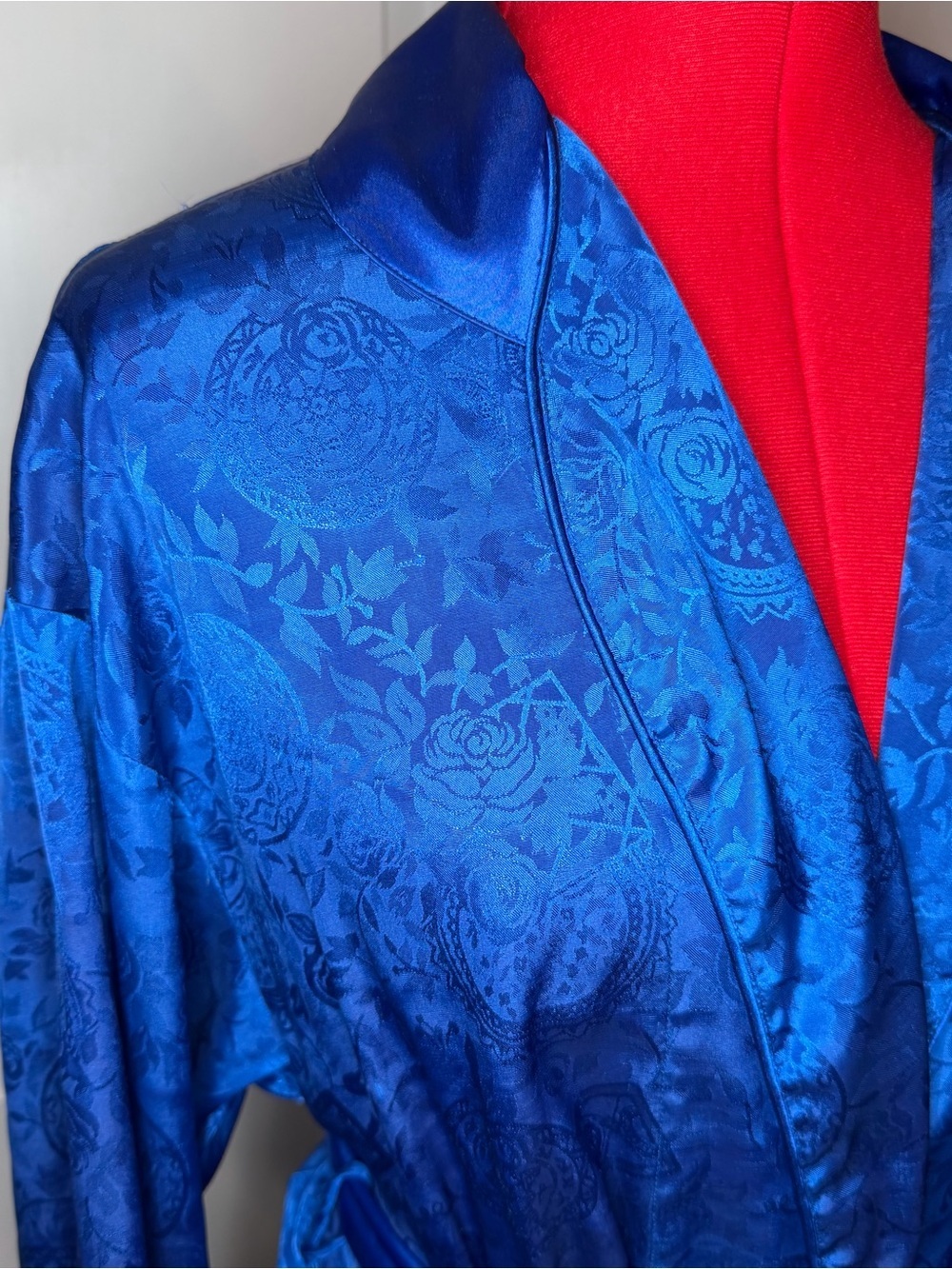 Victoria’s Secret Gold Label Size P/Small Royal Blue Long Jacquard Robe Vtg Y2K - Picture 2 of 9